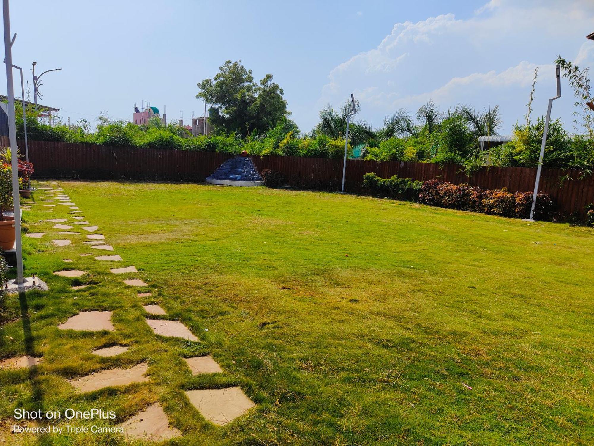 Vss Lawns & Resorts Llp Shahada Экстерьер фото